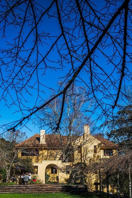 Everglades Historic House & Gardens. Image supplied via Blue Mountains Tourism