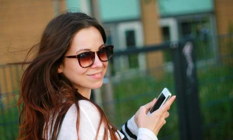 DENIM shirt, black skinny jeans, H&M, Zara, black tote, shopper, striped sweater, structured, tied around the waist, online shopping, style, black flats,  primark, exclusive, lifestyle, fashion blogger, DE, berlin, off duty, ootd, outfit of the day