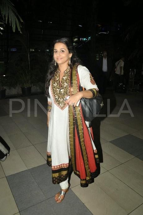 Vidya Balan and Genelia D'Souza wears RITU KUMAR outfit