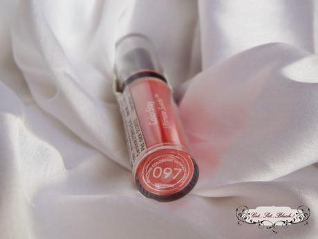 Revlon Corstay Ultimate Suede Lipstick in Designer Review,Swatches LOTD & Bloopers