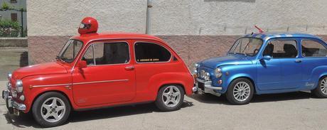 Journey to nowhere. The Pyrenean route. Dos bonitas unidades del clásico Seat 600, el automóvil de los 60.