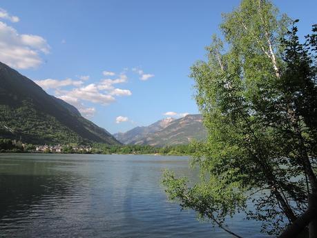 Journey to nowhere. The Pyrenean route. Pequeño embalse de Linsoles.