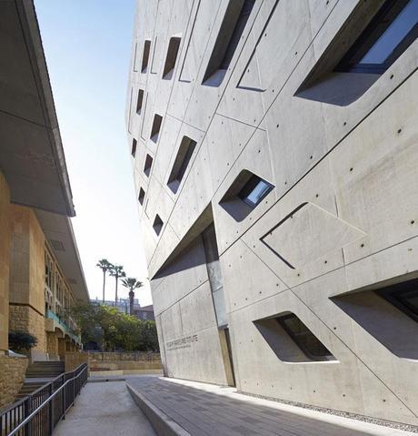 4-zaha-hadid-Issam-Fares-Institute-for-Public-Policy-and-International-Affairs-at-the-American-University-of-Beirut