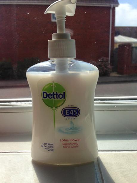 Review: Dettol E45 hand-wash