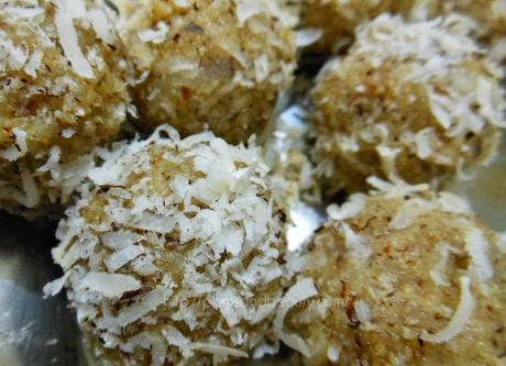 Easy Recipe : Coconut Ladoos