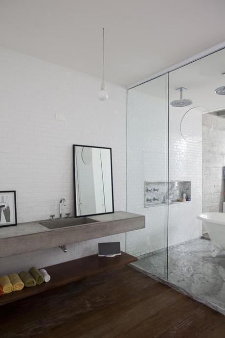 walk-in-shower-copan-apartment-felipe-hess-renata-pedrosa-photo-fran-parente