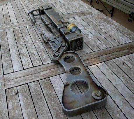 This Awesome Handmade Fallout 3 Wazer Wifle Could Be Yours for £395 fallout-wazer-wifle-2