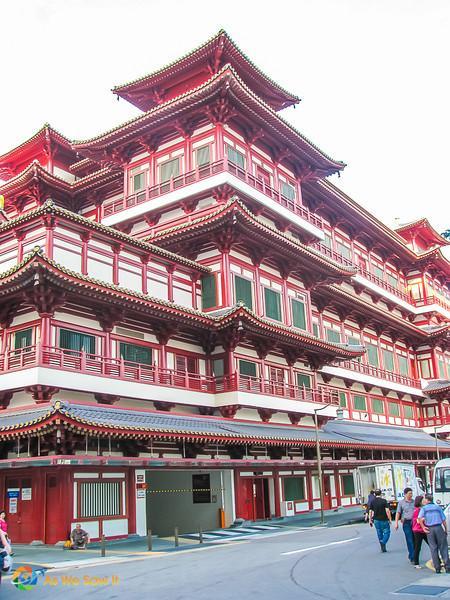 Singapore 0457 L Fantastic Singapore Architecture: Buddha Tooth Relic Temple