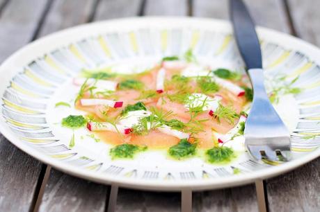 Smoked salmon with horseradish cream, chive oil, dill, radish #178