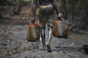 Protests in Nigeria After Mobil Spills 600,000 Barrels of Oil oil_theft_7-300x199