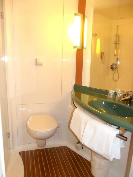 Where I stayed: Paris on a Budget