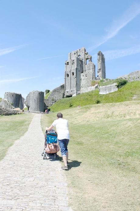 corfe castle, corfe castle ruins, corfe castle dorset, family days out