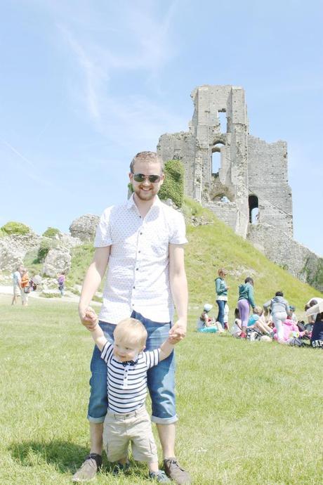 corfe castle, corfe castle ruins, corfe castle dorset, family days out