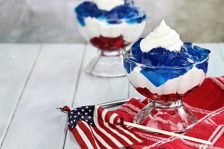 A Simple 4th of July Dessert!