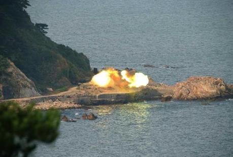 Artillery exercises conducted by the 5th company of the Hwa Islet Defense Detachment (Photo: Rodong Sinmun).