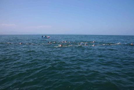 Commanding officers of units subordinate to the KPA Navy's East Sea and West Sea Fleets participate in an assessment of their swimming abilities (Photo: Rodong Sinmun).