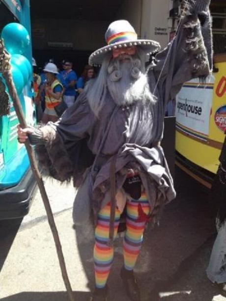 Gandalf the Gay exposes himself