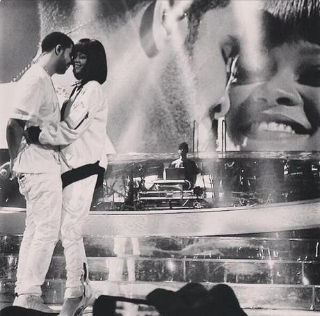 Drake & Rihanna Perform Take Care