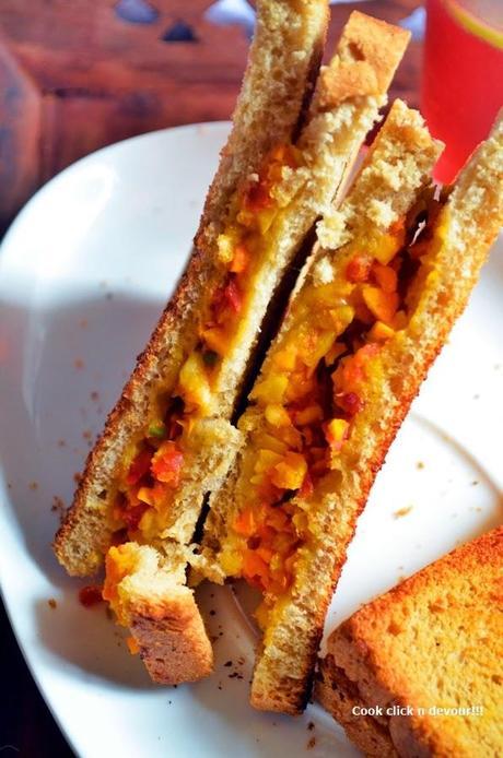Mixed vegetable cheese sandwich recipe-How to make mixed vegetable cheese sandwich