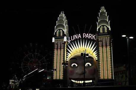 We had a 4pm show at Luna Park and when we left it was dark. The ferry trip was amazing for the twins. They loved seeing the city lit up.