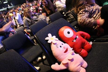 The girls took their toys that we got at the last Gabba Show with them. They wanted Muno and Foofa to be there with them.  While the kids were dancing Foofa and Muno had a rest.