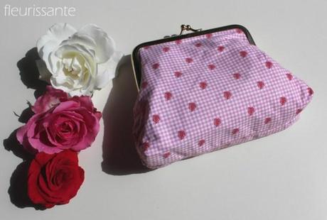 l'occitane roses et reines travel kit 1