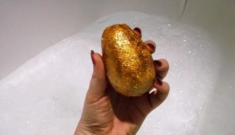 The Midweek Treat | Lush Golden Egg bath bomb