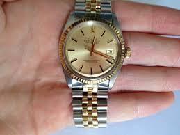 Finding the Perfect Gift to Convey your Pride to Your Graduating Child