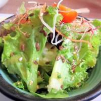 Green Salad with Wofu dressning