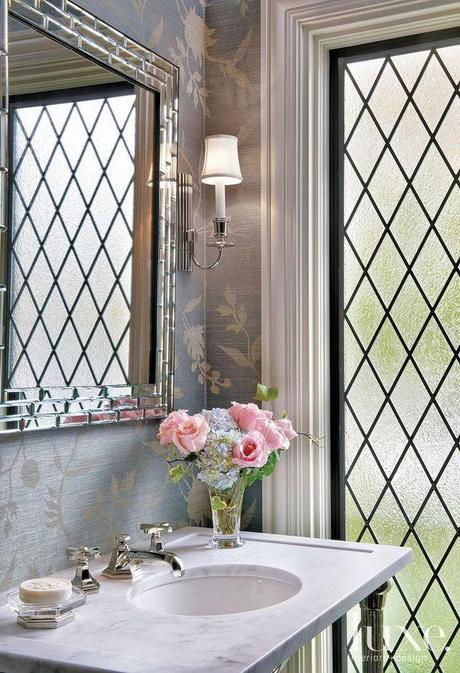 Jewel Boxes: 30 Glitzy and Glamorous Powder Rooms