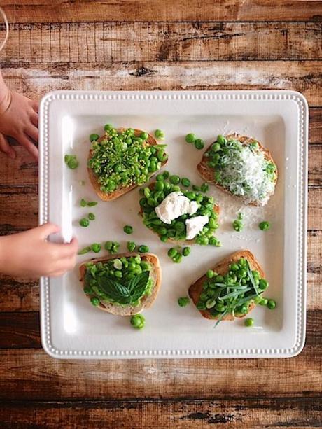 pea crostini_FeedMeDearly