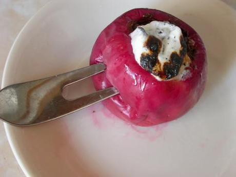 S'mores apples offer tasty marshmallow, graham and chocolate in an roasted fruit