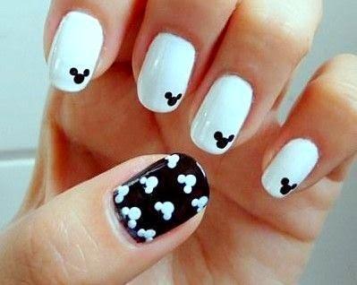 Nail Art Trend and Ideas : Be a Hot chic with Black and White Nail Art Designs