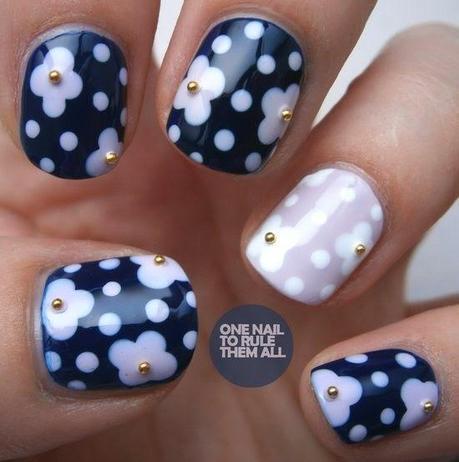 Nail Art Trend and Ideas : Be a Hot Chic with Black and White Nail Art ...