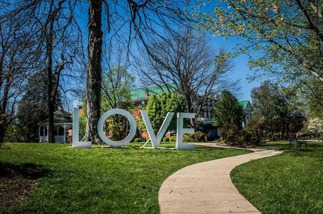 Love Sign in Abgingdon VA