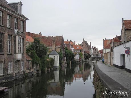 Adorable, picturesque Bruges: Continuing on with my summer 2010 backpacking trip