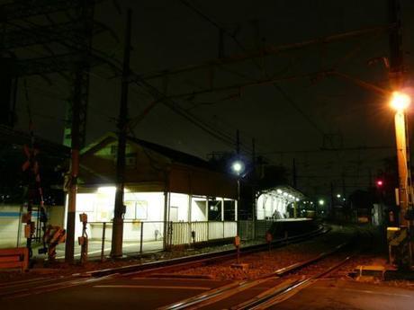 ffc39b85794b77a3b7b0c22f6967bc3a 深夜の鶴見線, 駅風景 / The Tsurumi Line at midnight
