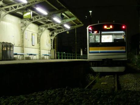 fc825ec1625de89ecef13ca8c9565672 深夜の鶴見線, 駅風景 / The Tsurumi Line at midnight