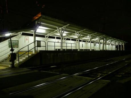 b38f13dff65ed74e6c2d30f82dca6d57 深夜の鶴見線, 駅風景 / The Tsurumi Line at midnight