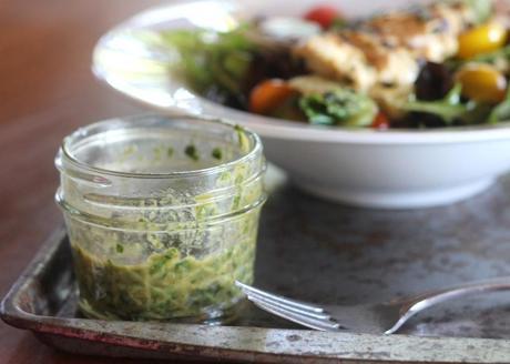 Baby Reds & Baby Greens Salad with Roasted Garlic Basil Dressing | from Bakerita.com