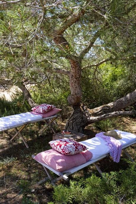 inspiration board | summertime outdoor napping