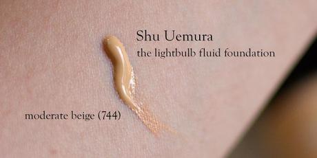 Shu Uemura The Lighbulb Foundation - Moderate Beige 744 - Genzel Kisses (c) (4)