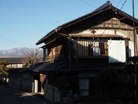 PC250015 北アルプスを望む千曲川河畔の宿，塩名田宿 / Shionada shiku post station, on a clear stream