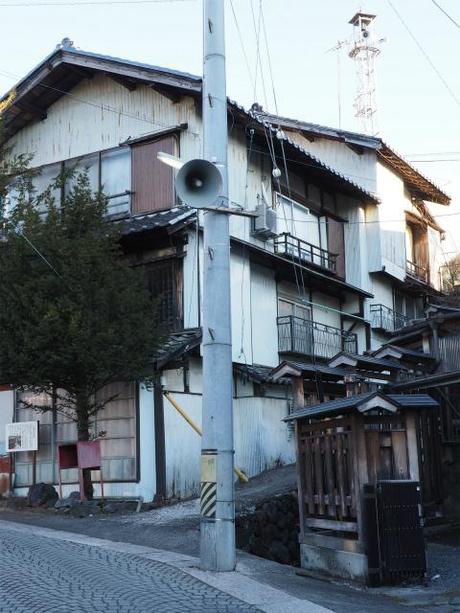 PC250044 北アルプスを望む千曲川河畔の宿，塩名田宿 / Shionada shiku post station, on a clear stream