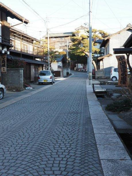 PC250051 北アルプスを望む千曲川河畔の宿，塩名田宿 / Shionada shiku post station, on a clear stream