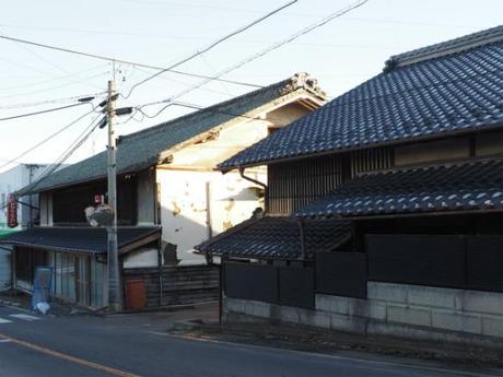 PC250065 北アルプスを望む千曲川河畔の宿，塩名田宿 / Shionada shiku post station, on a clear stream