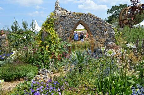 Hampton Court Flower Show - for a few gardens more