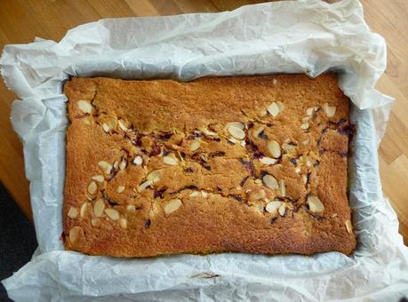 Blackcurrant and almond traybake - gluten free