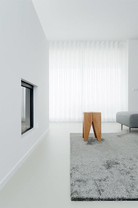 A perfect minimal open space