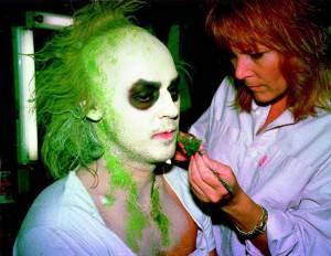 Ve-Neill-doing-Michael-Keatons-makeup-for-Beetlejuice